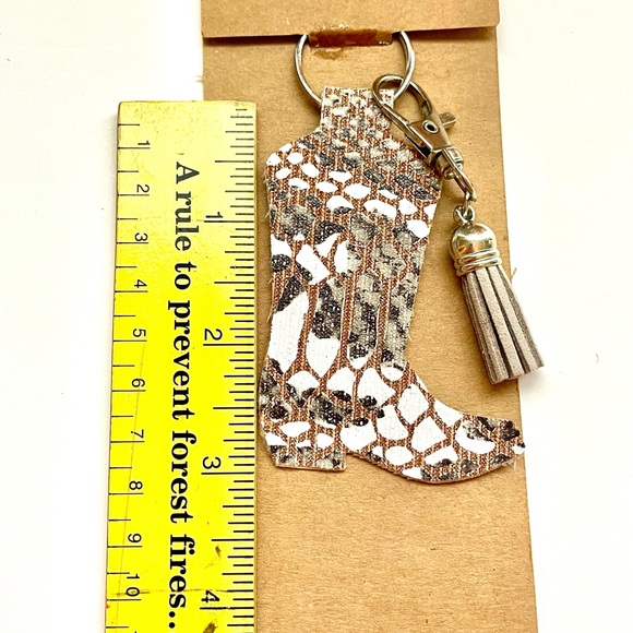 Faux Leather cowboy boot keychain - Picture 2 of 2
